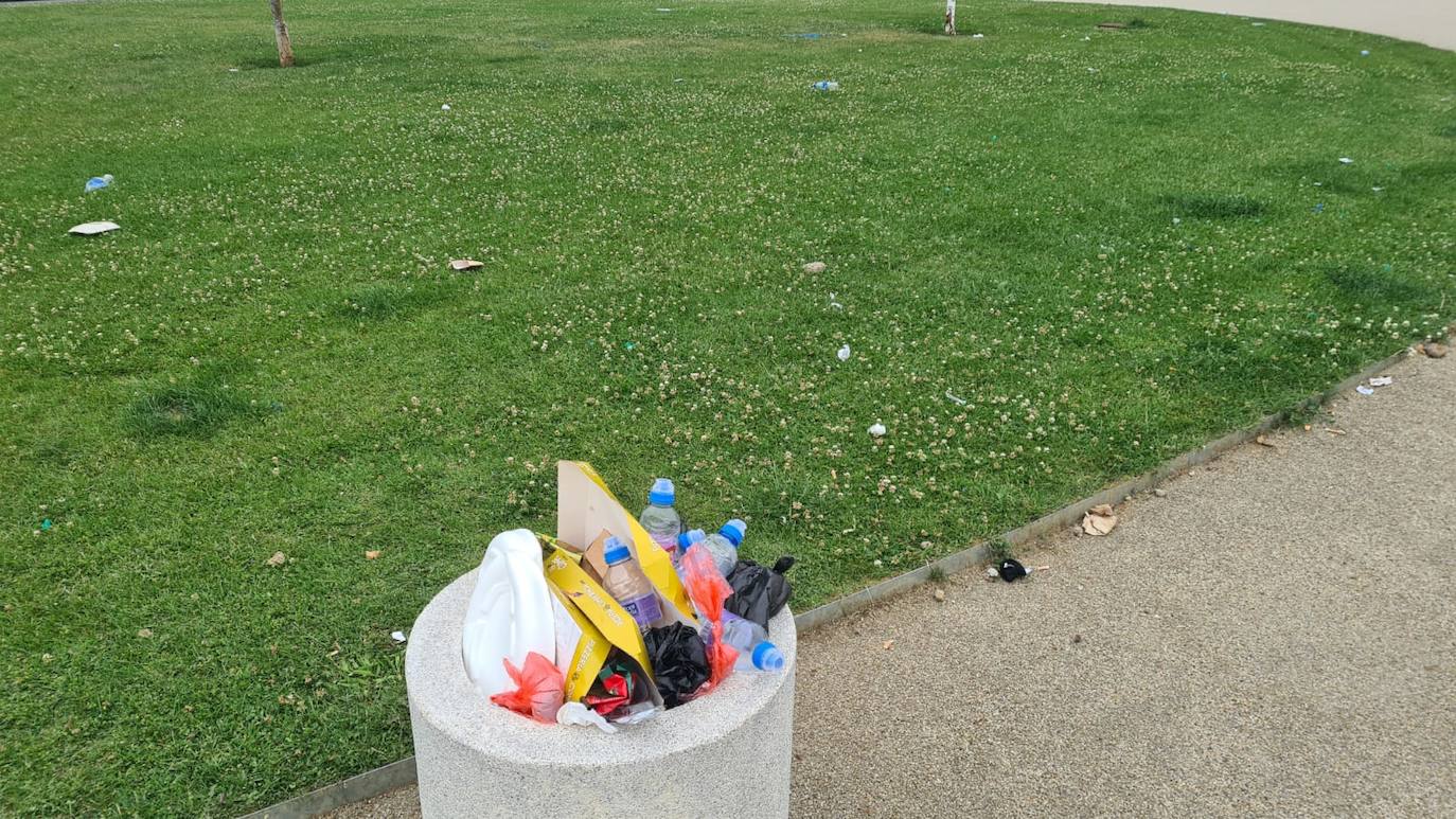 Basura tras el Monoloco Fest en León