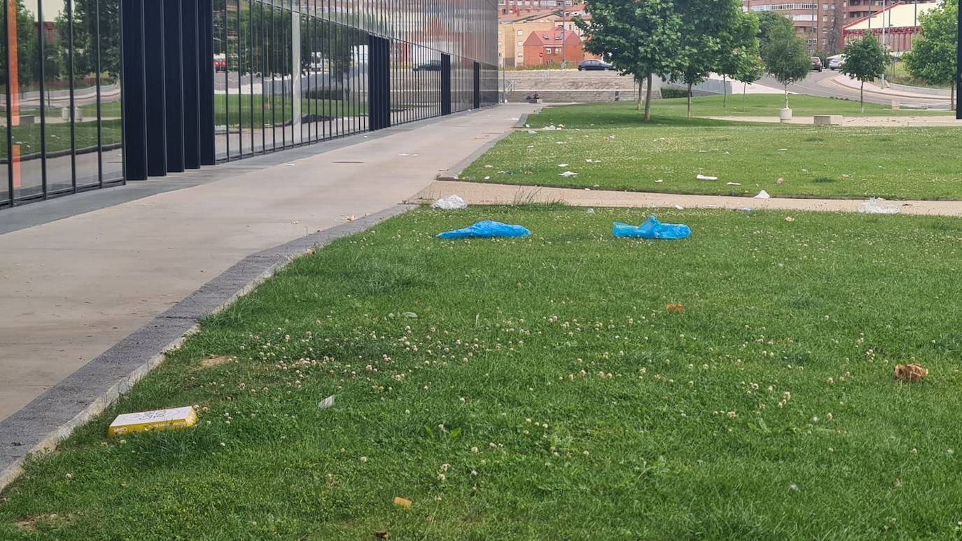 Basura tras el Monoloco Fest en León