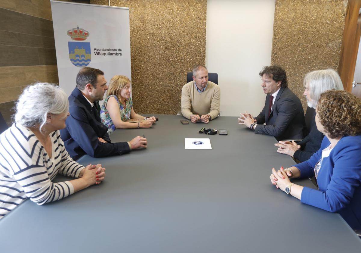 Encuentro entre el alcalde de Villaquilambre y la Fundación San Juan de Dios.