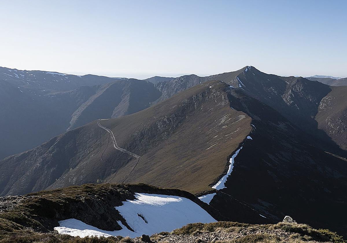 Imagen principal - El fuego que suena en &#039;Ninguna noche en llamas&#039;