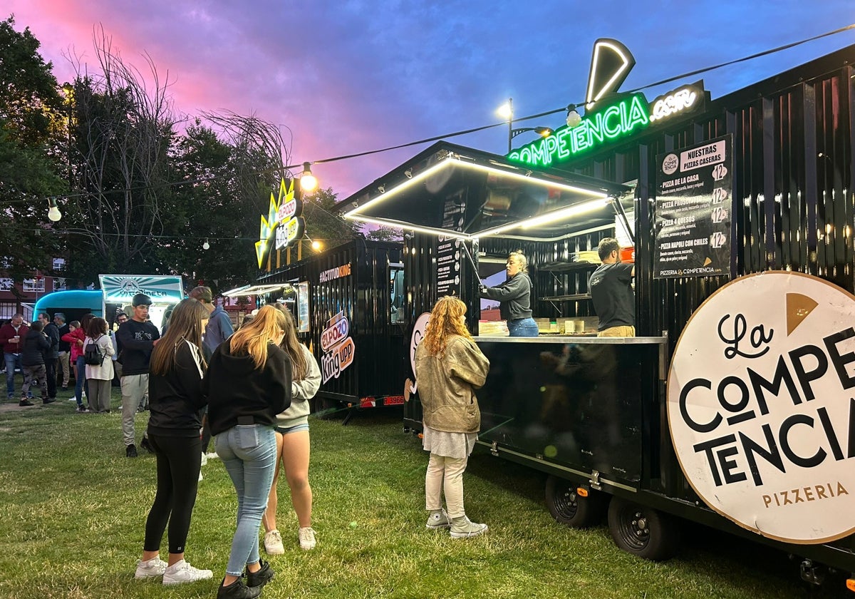 Las foodtrucks no faltaron a su cita con la II Feria de la Cerveza