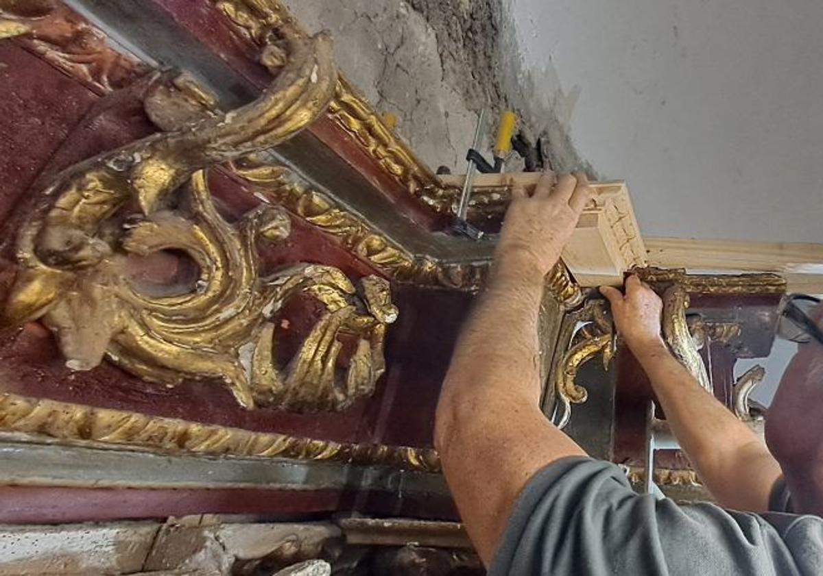 Imagen principal - Restauración en la iglesia de Reyero.