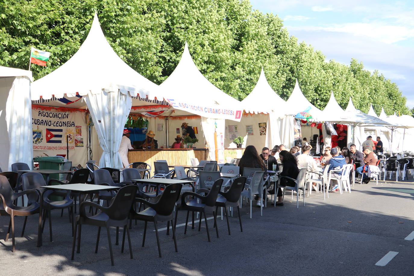 La feria abre sus puertas a las fiestas de San Juan y San Pedro