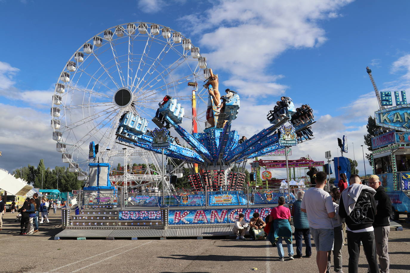 La feria abre sus puertas a las fiestas de San Juan y San Pedro