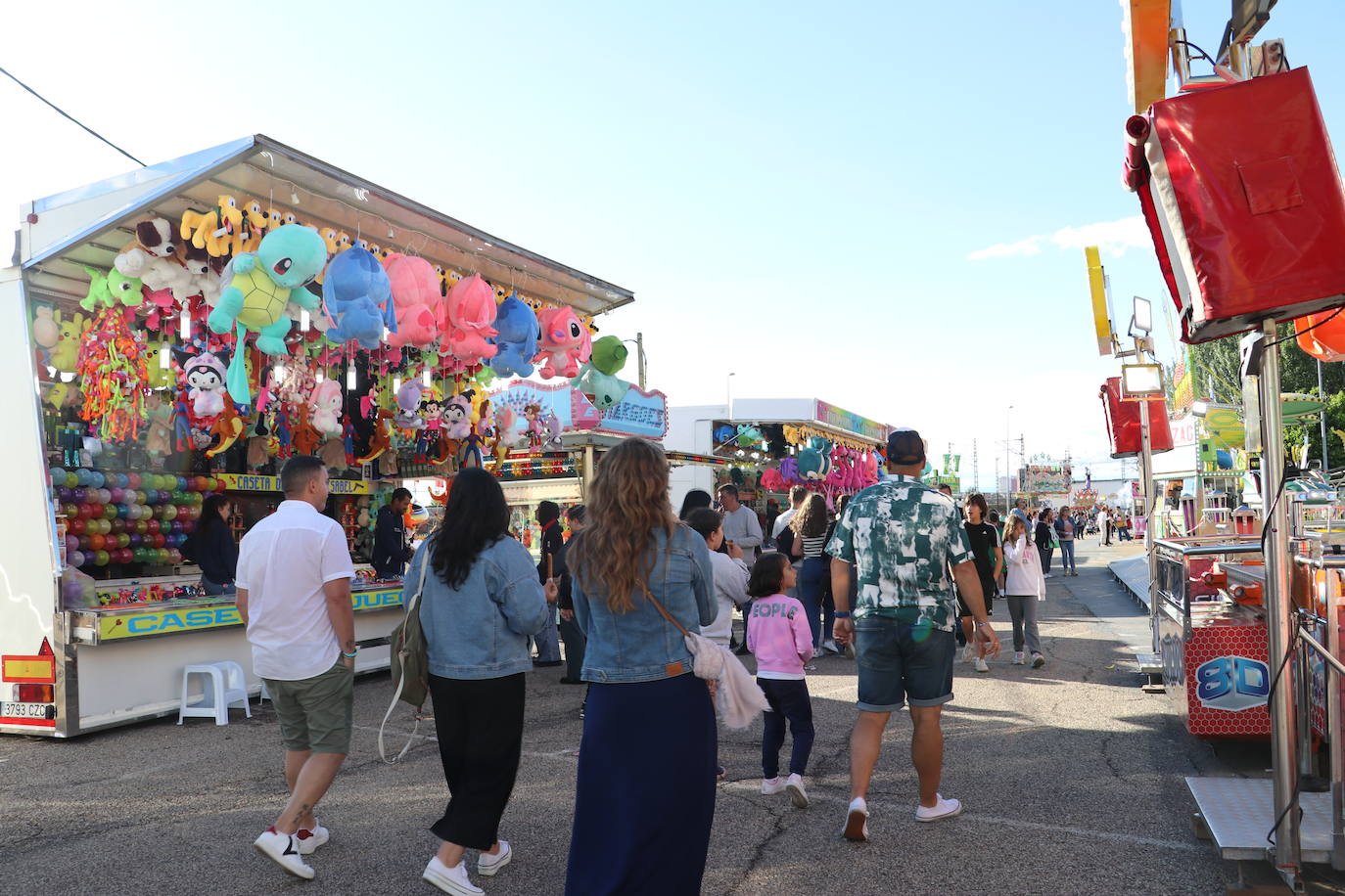 La feria abre sus puertas a las fiestas de San Juan y San Pedro