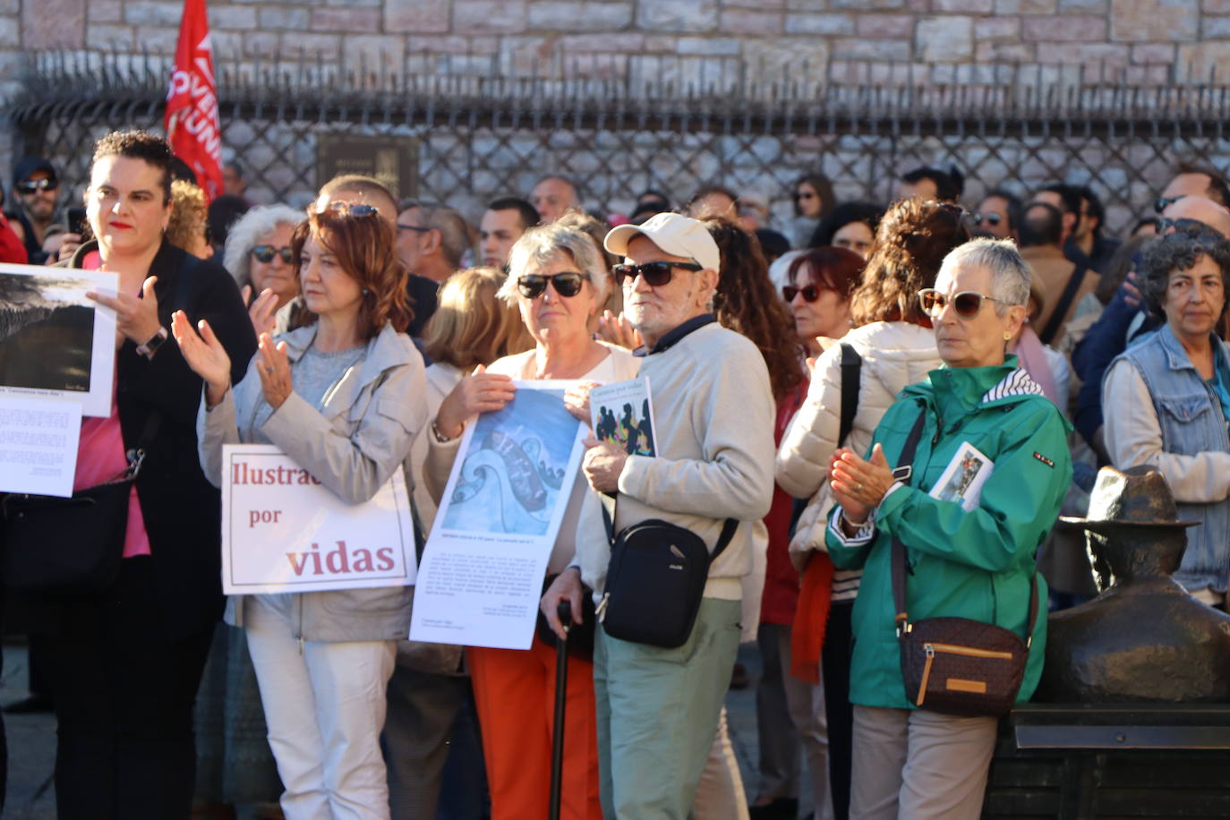 Medio millar de personas se concentran en Botines por el Día Mundial del Refugiado