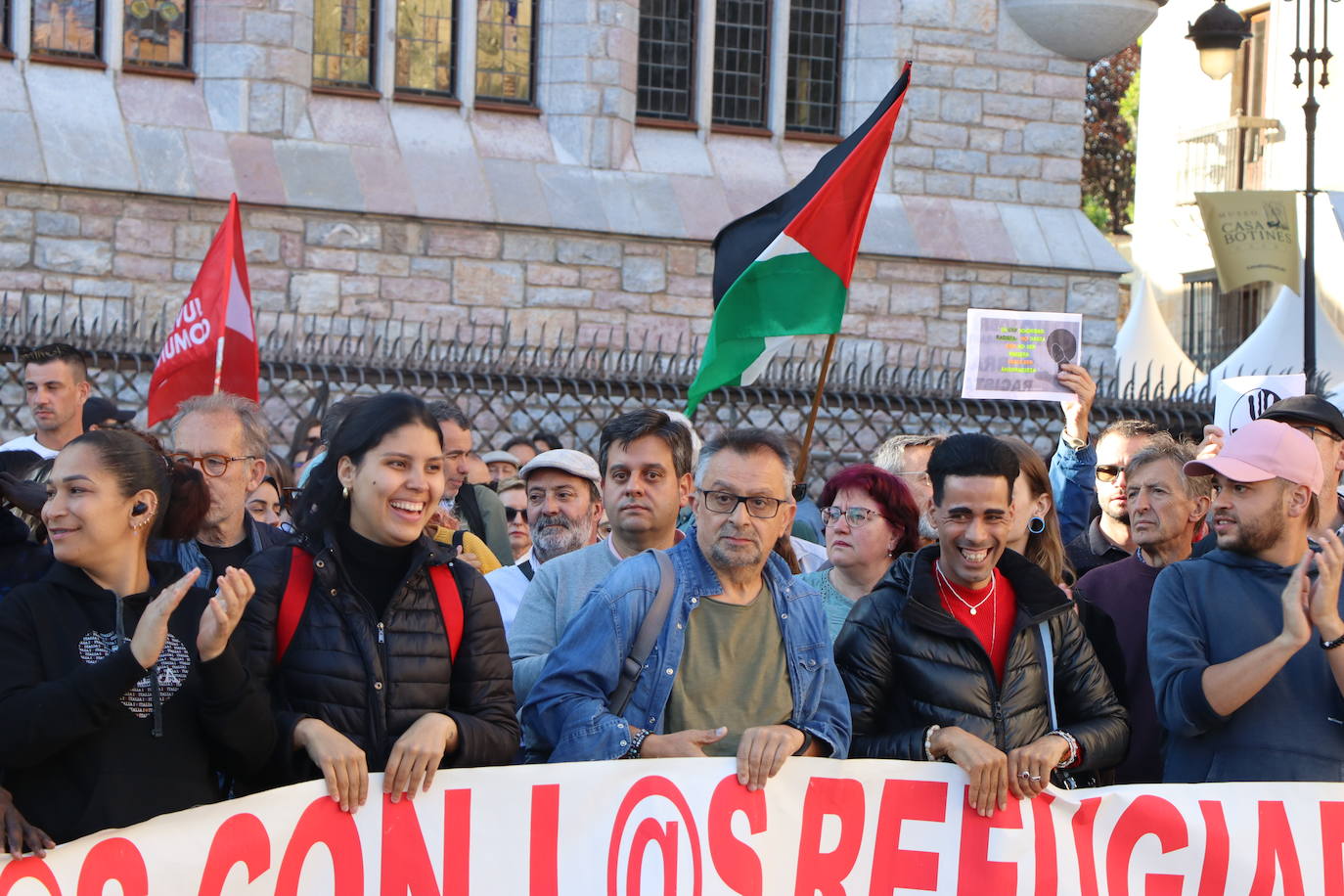 Medio millar de personas se concentran en Botines por el Día Mundial del Refugiado