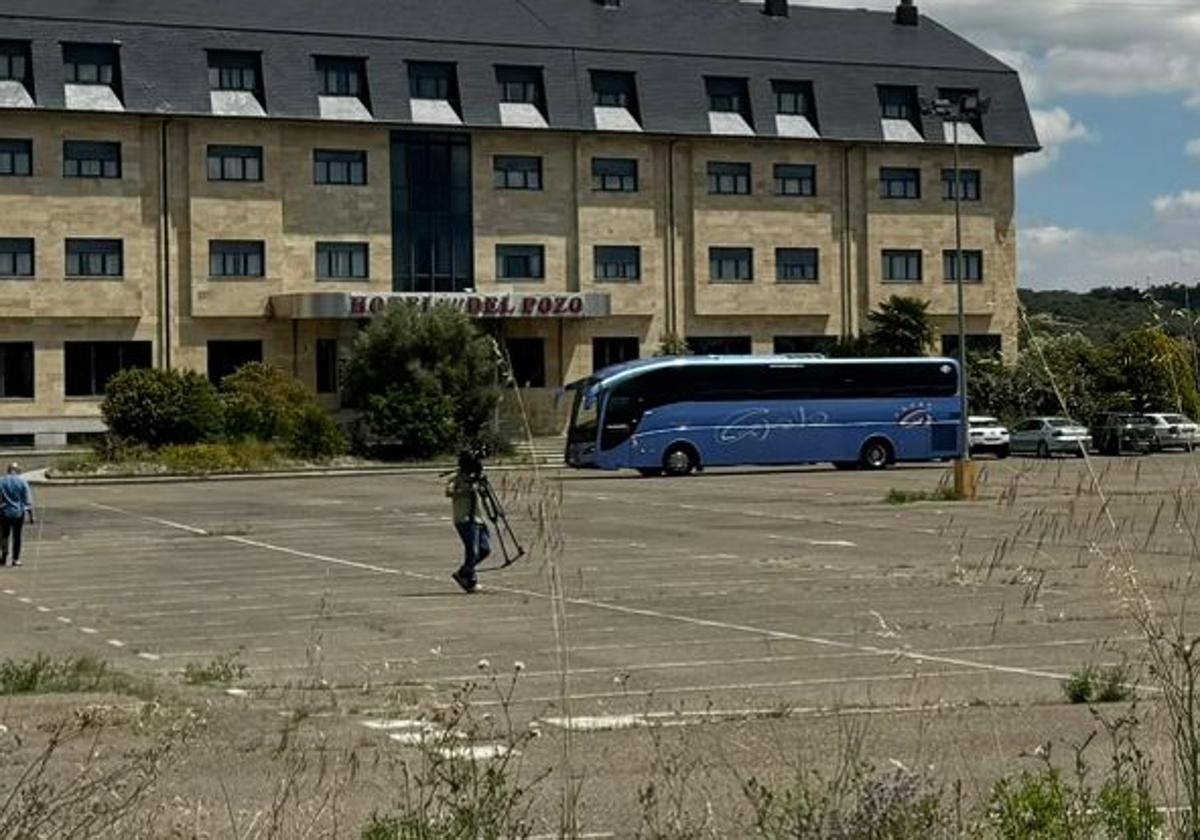 Autobús con las personas refugiadas.