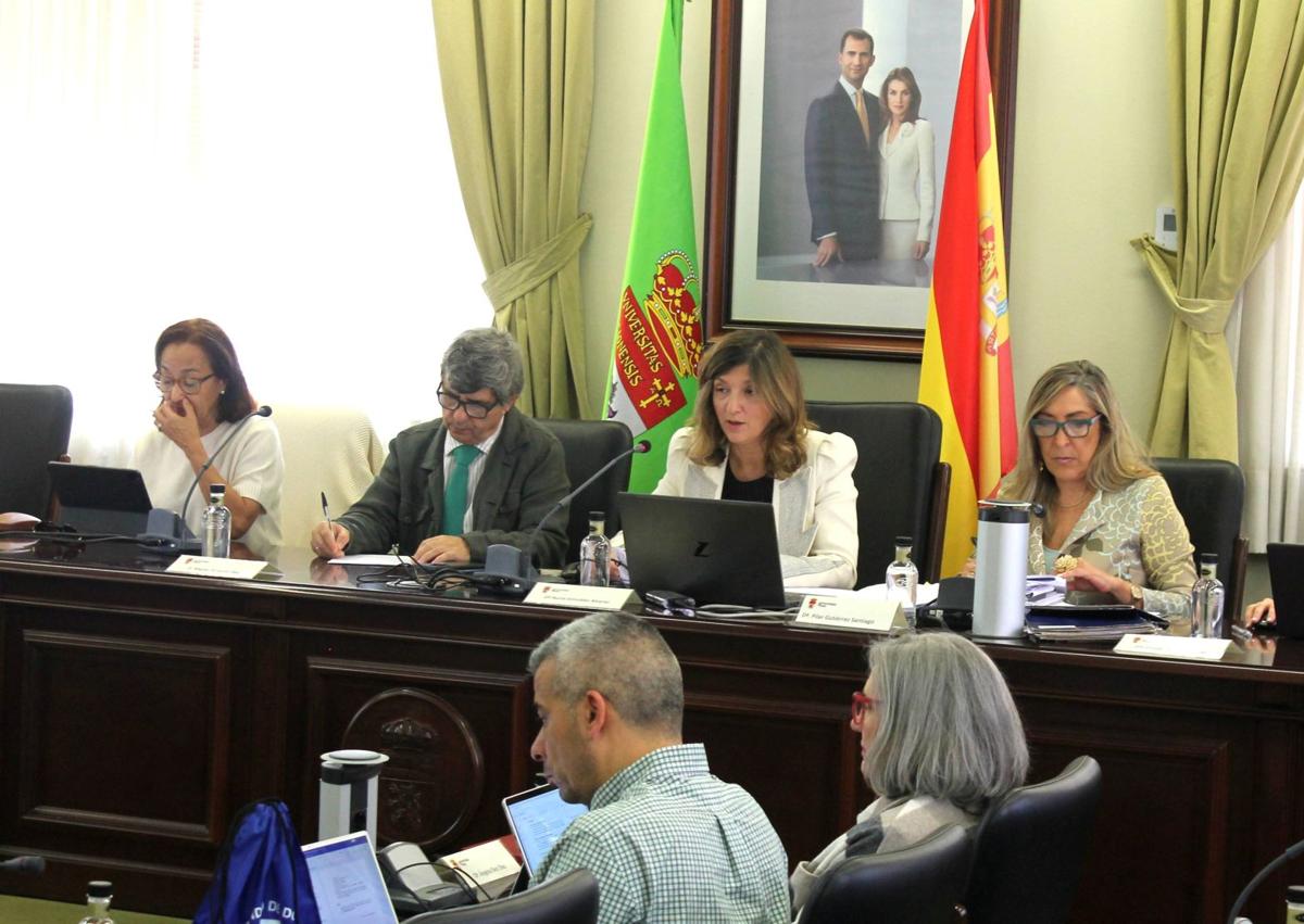 Imagen secundaria 1 - Este es el equipo que acompaña a Nuria González en el Rectorado de la ULE