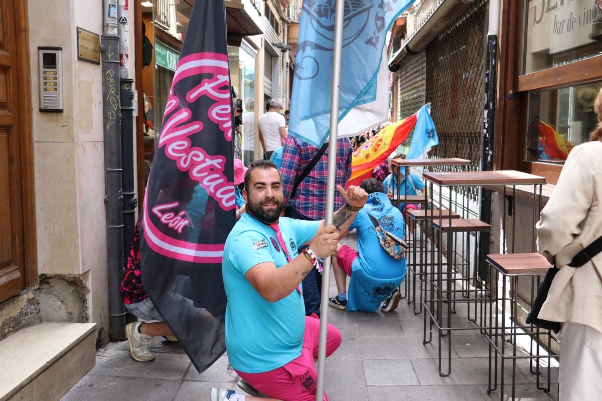 Las mejores imágenes del desfile de peñas en León