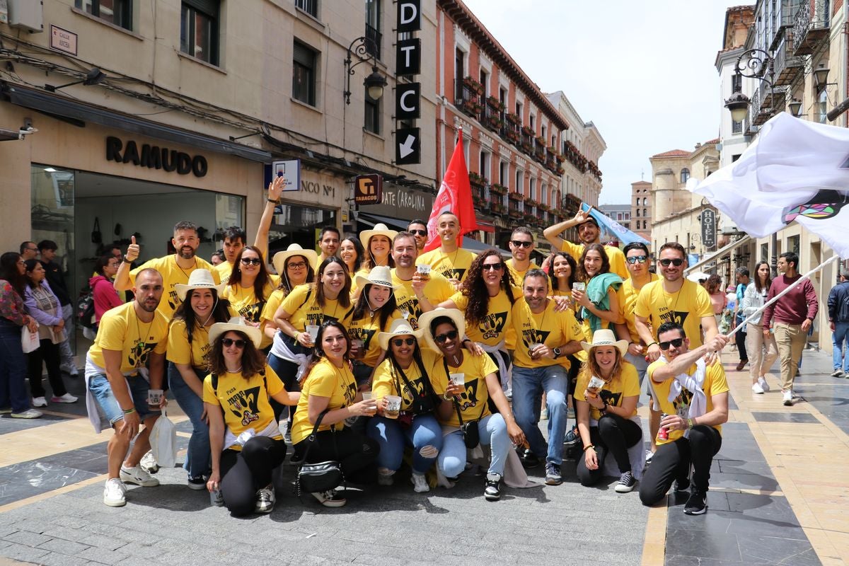 Las mejores imágenes del desfile de peñas en León