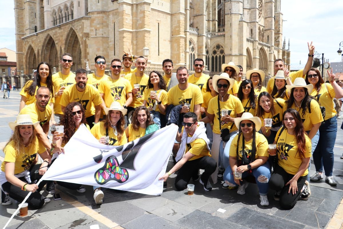 Las mejores imágenes del desfile de peñas en León