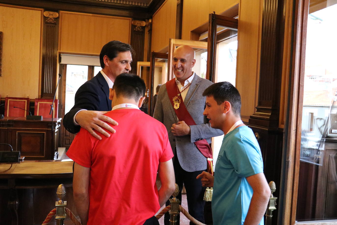 La Cultural de Baloncesto da el pregón de las fiestas de León