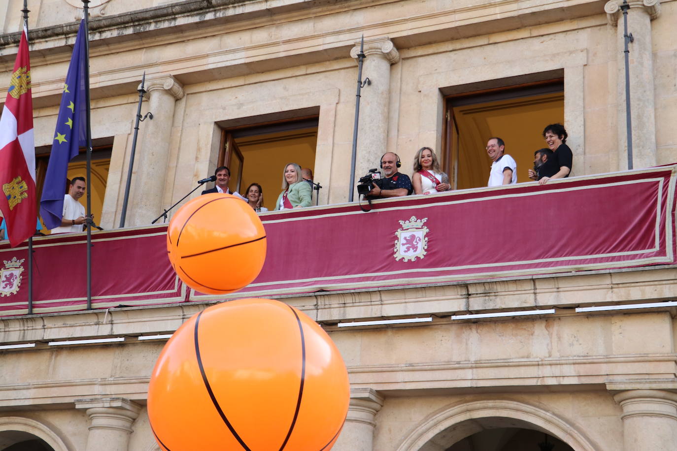 La Cultural de Baloncesto da el pregón de las fiestas de León