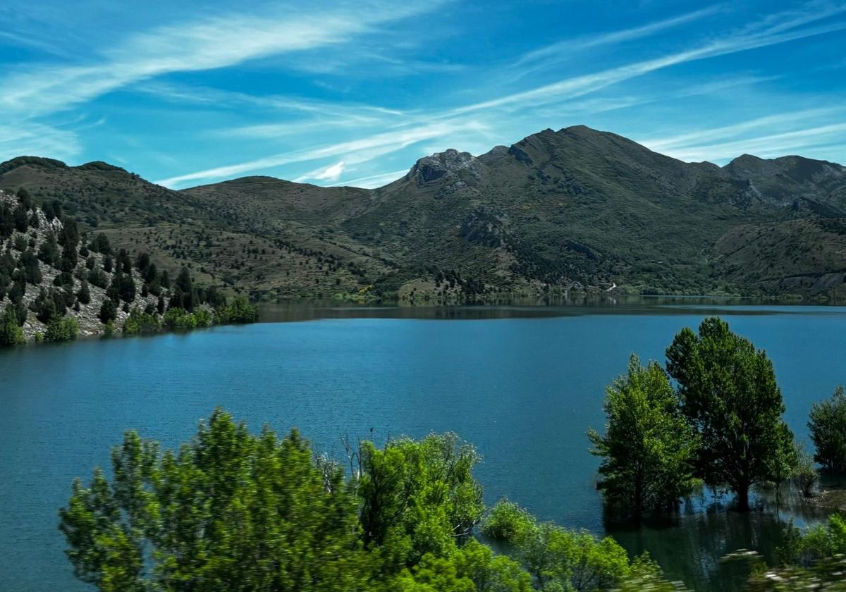 Estado del embalse de Barrios de Luna este mes de junio.