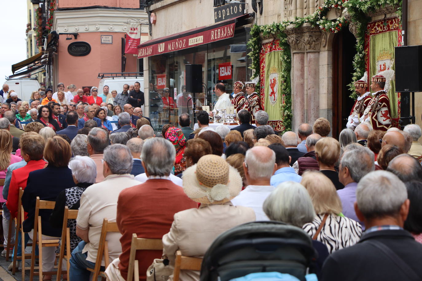 Misa tradicional de San Juan en la calle Ancha