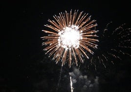 Lanzamiento de fuegos artificiales en León.