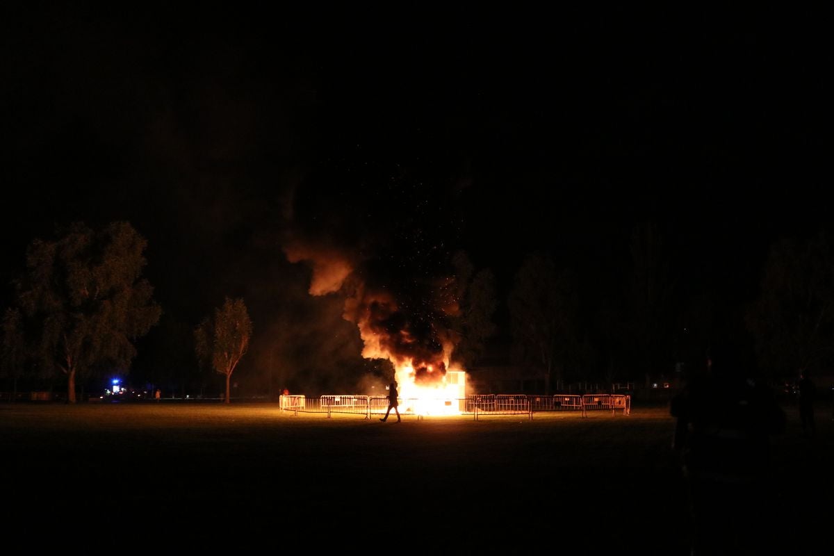 El fuego acaba con el rugido del león