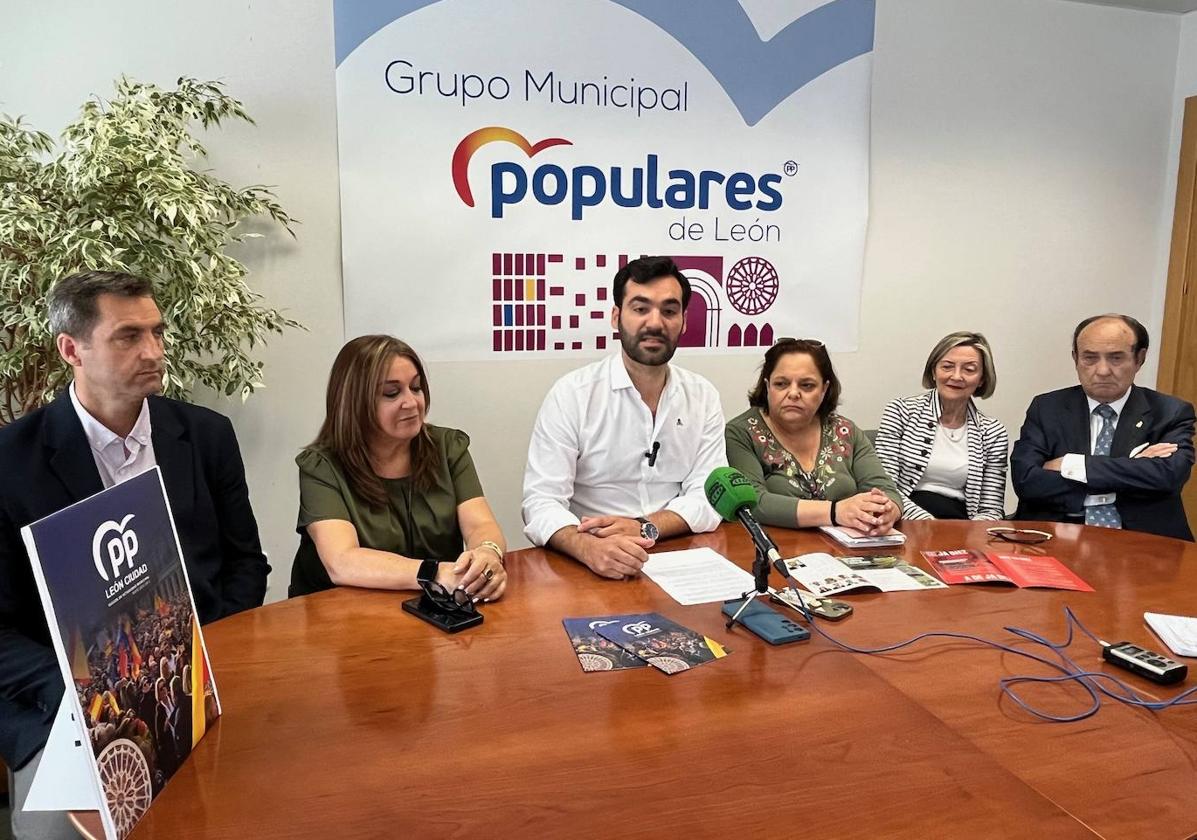 Rueda de prensa en el Ayuntamiento de León.