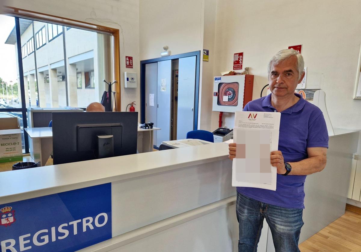 Entrega de firmas en el Ayuntamiento de San Andrés.