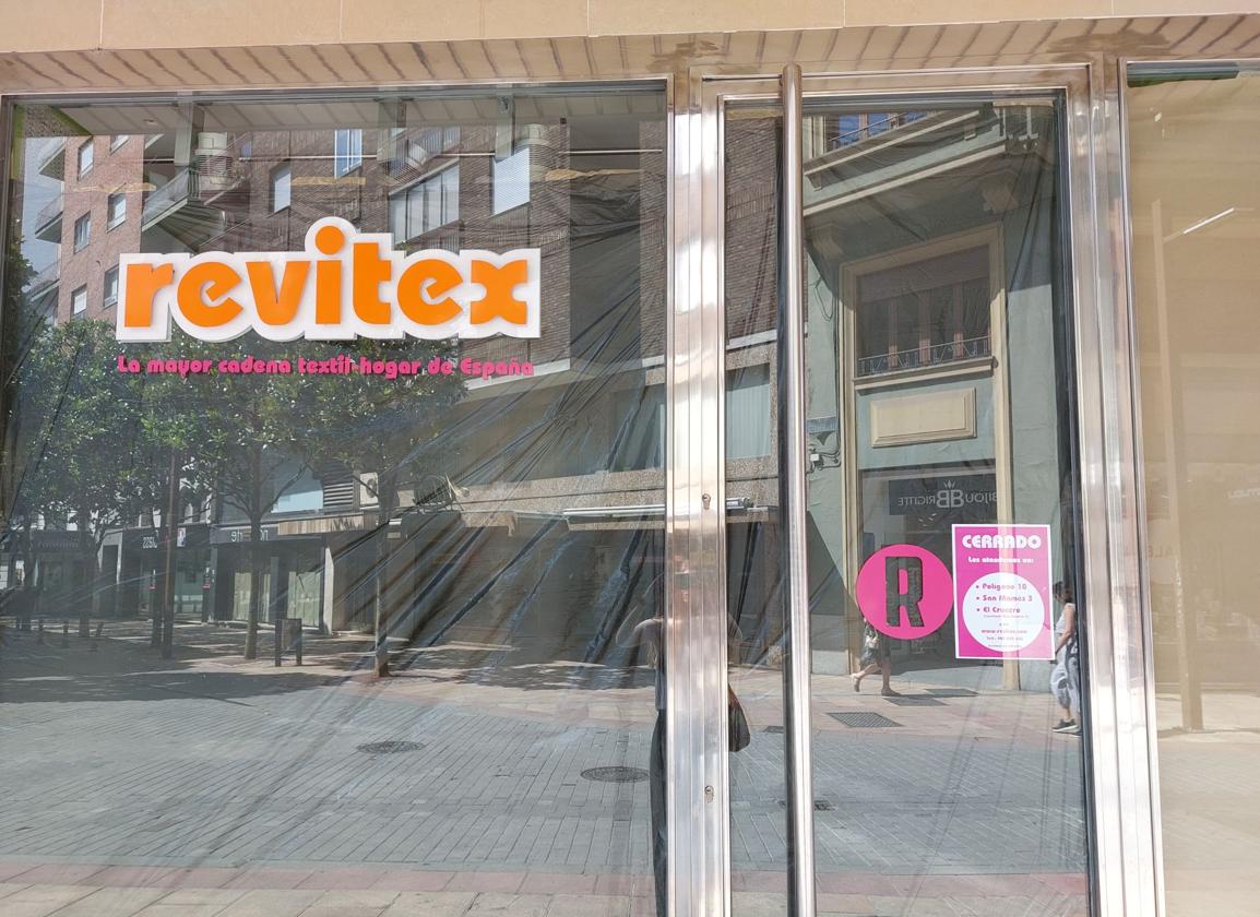 Cierra la tienda Revitex en Burgo Nuevo.