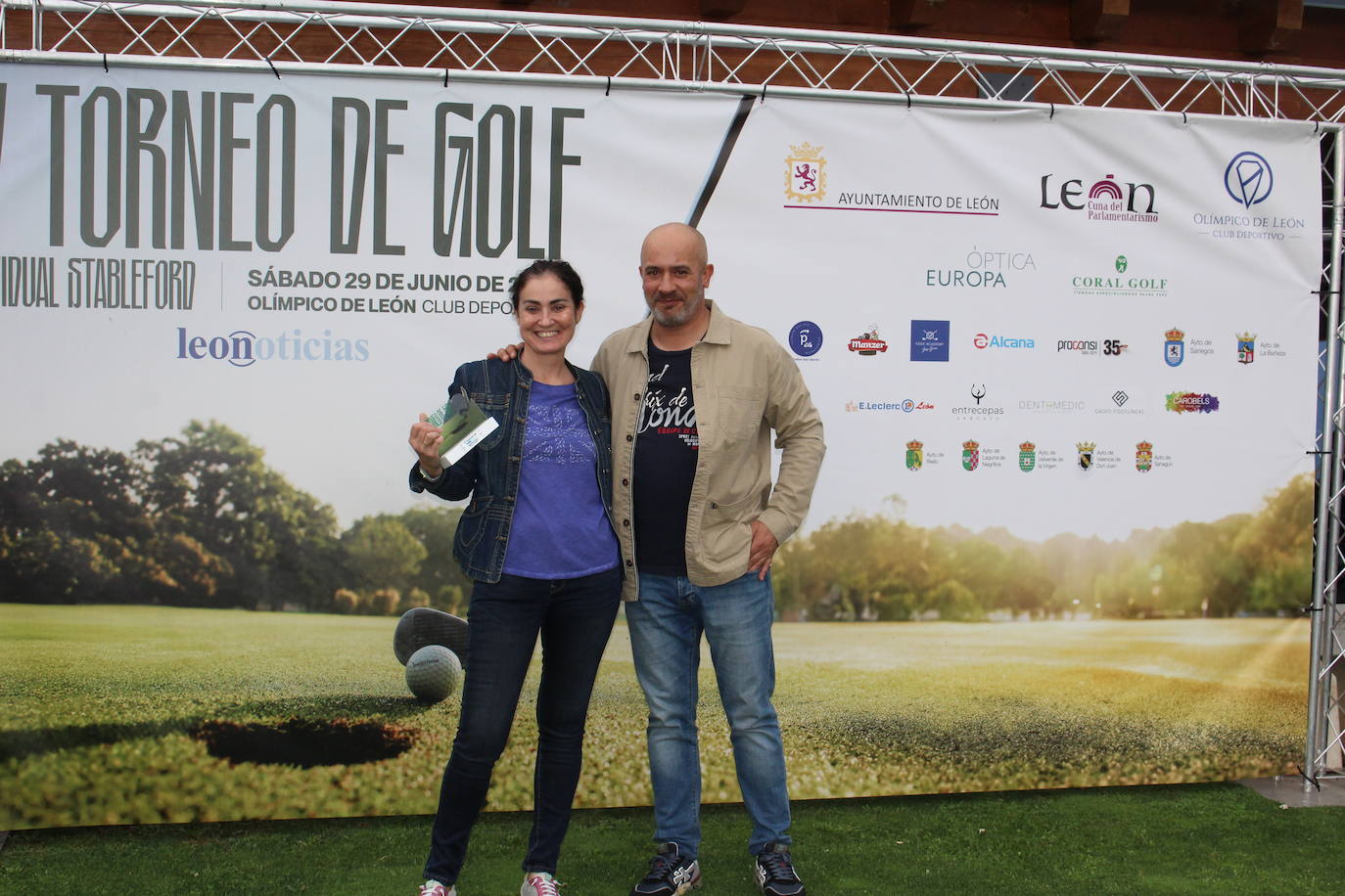 Ganadores y sorteo de regalos del IV Torneo de Golf