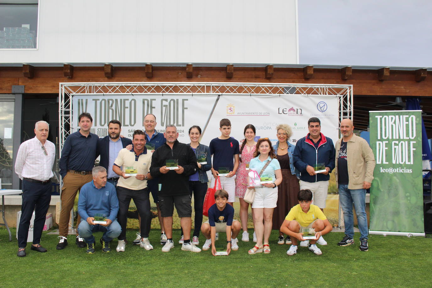 Ganadores y sorteo de regalos del IV Torneo de Golf