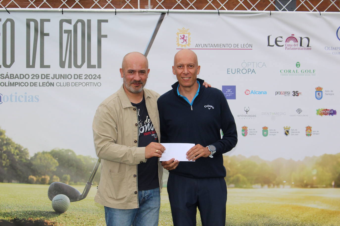 Ganadores y sorteo de regalos del IV Torneo de Golf