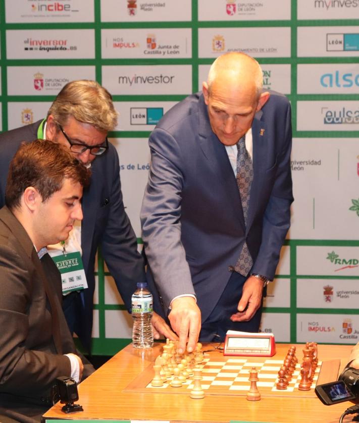 Imagen secundaria 2 - El sueño leonés no pudo ser: Anand se proclama por décima vez campeón en León