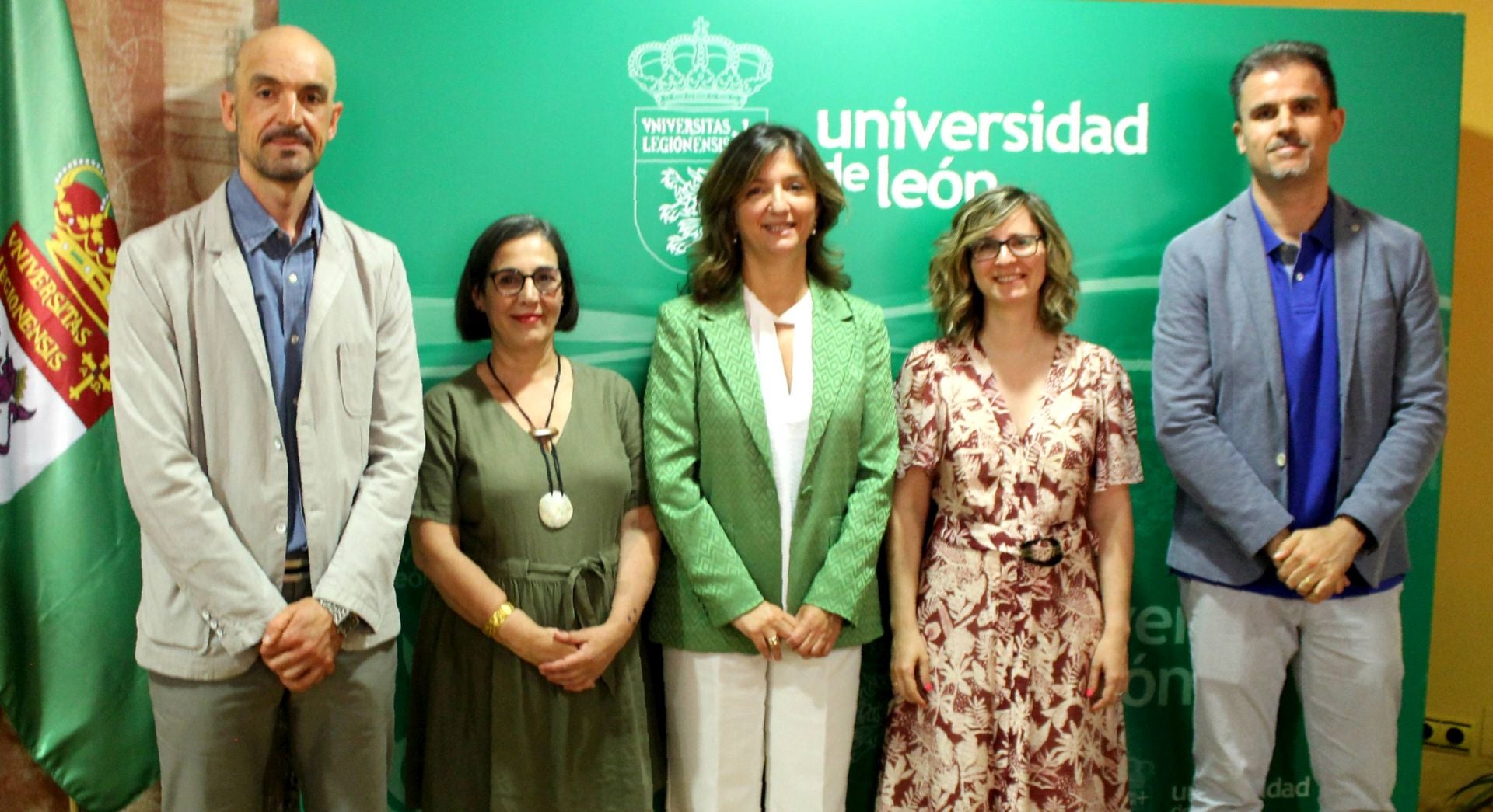 José Mª Calleja, Cristina Álvarez, Nuria González, Laura Fernández y Julio Abad.