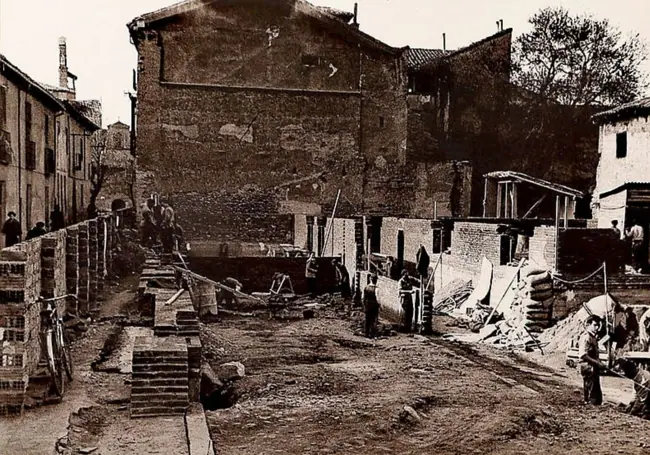 Calle Canóniga Nueva. Compartida por