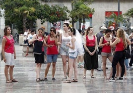 Despedida de soltera en una ciudad española.