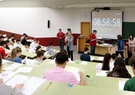 Examen de la EBAU en la Unviersidad de León.