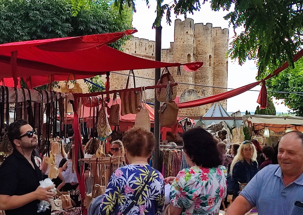 Imagen secundaria 1 - Cientos de personas visitaron el Mercado a lo largo del fin de semana