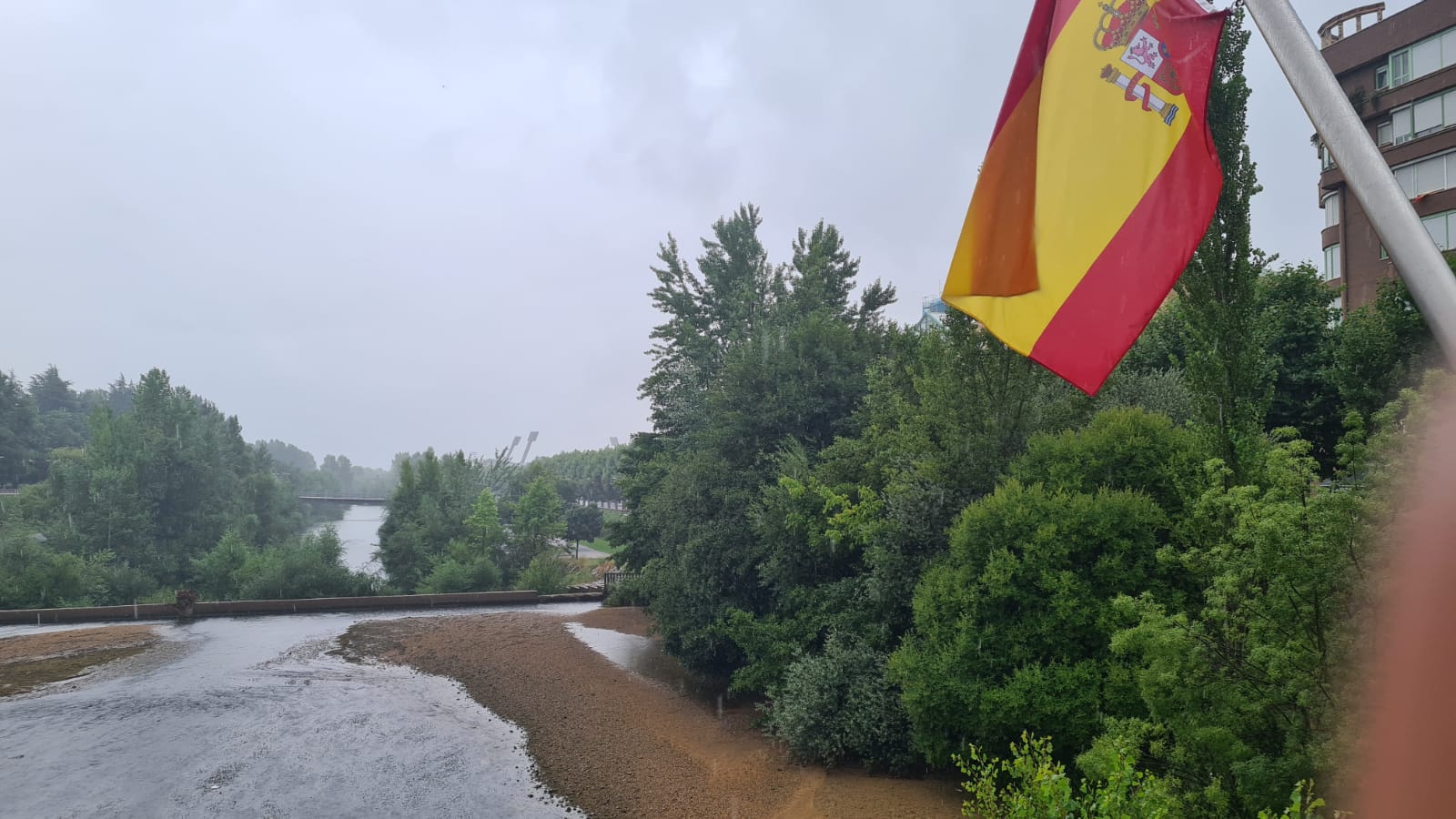 La lluvia sorprende de nuevo a los leoneses en pleno mes de julio