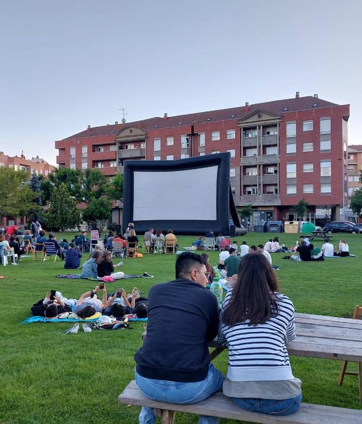 Imagen secundaria 2 - León disfruta del cine a la fresca