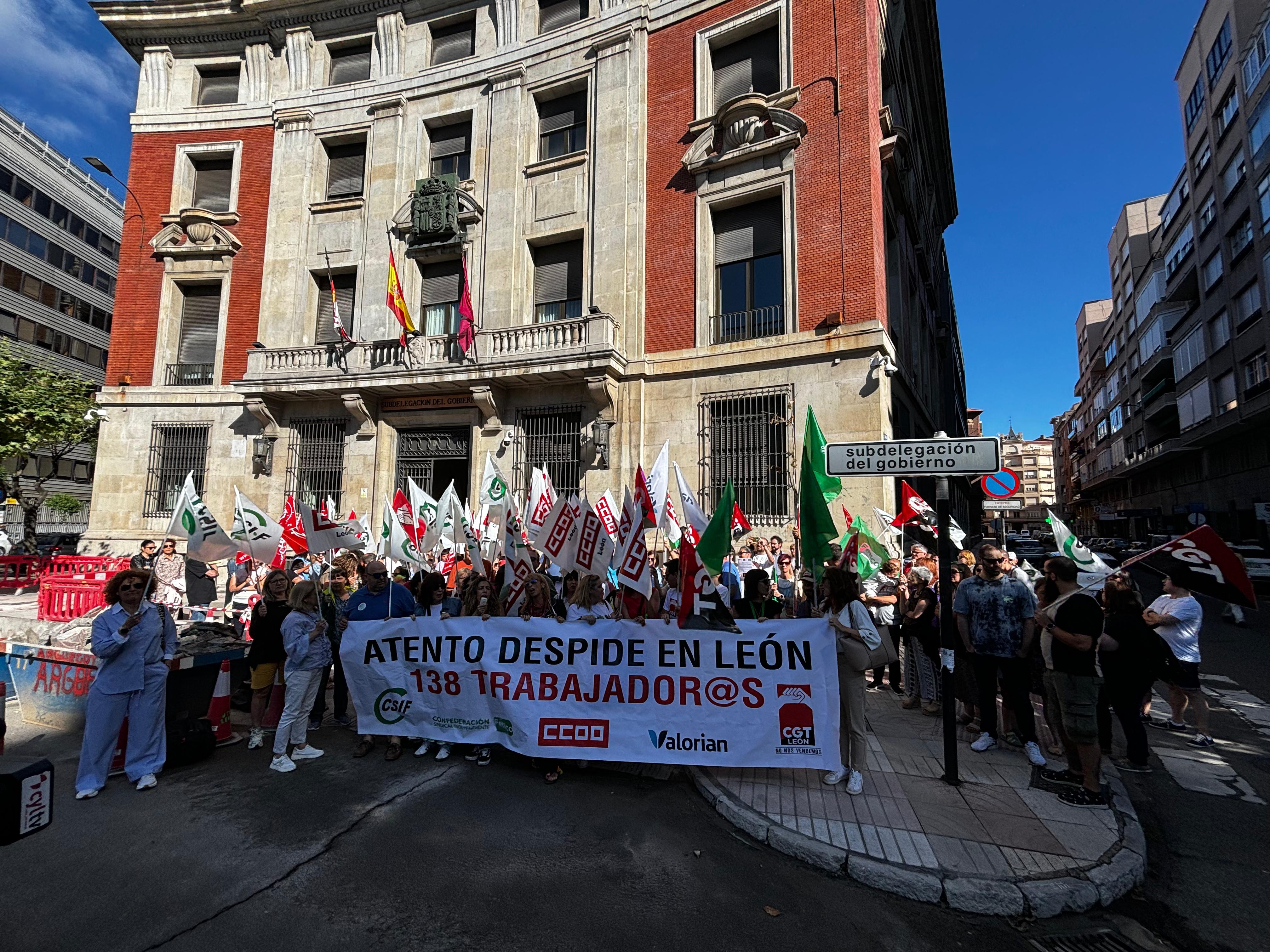 Los trabajadores de Atento vuelven a manifestarse en León