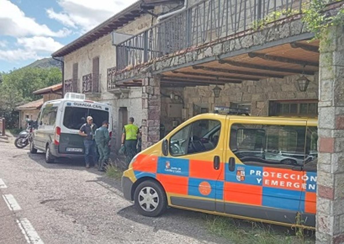 Imagen secundaria 1 - Imágenes de la búsqueda llevada a cabo.