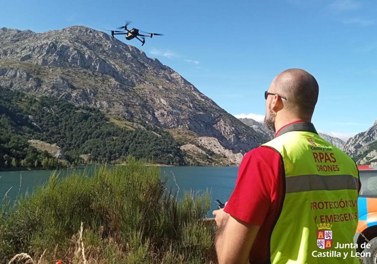 Imagen de la búsqueda del hombre desaparecido con drones.