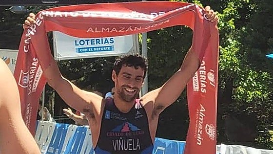 Otro doblete para Kevin Viñuela: campeón de España de acuatlón y triatlón cross