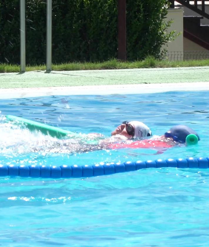 Imagen secundaria 2 - Piscina de Cuadros