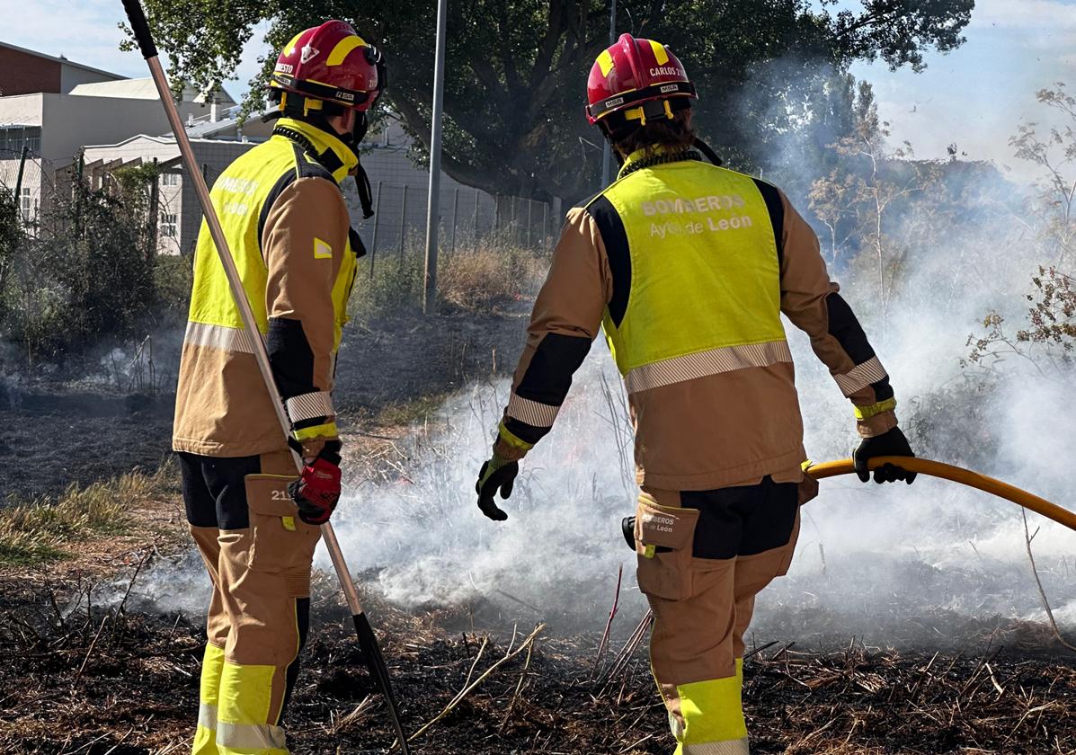 Los Bomberos intervienen en un incendio en Armunia sin lamentar daños