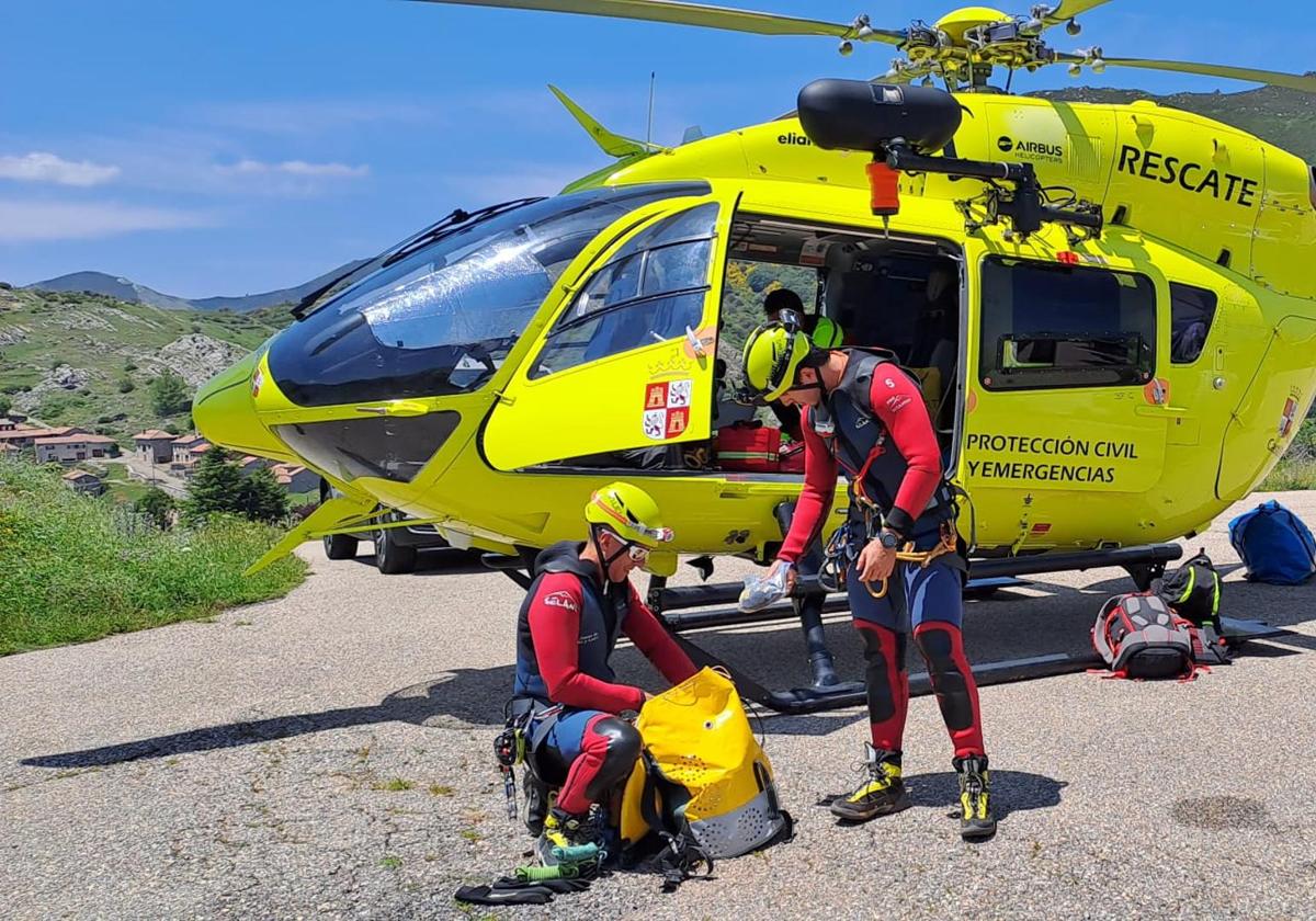 El precio de los rescates en la montaña de León: cada hora de vuelo, casi 2.000 euros