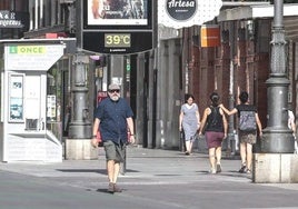 Ola de calor en León ciudad, en una iamgen de archivo.