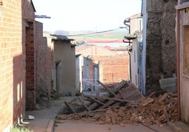 Derrumbe de una casa en Valderas en marzo de 2024.