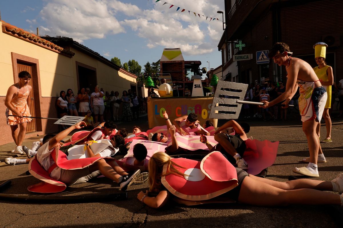 Desfile de carrozas en Santa Marina del Rey