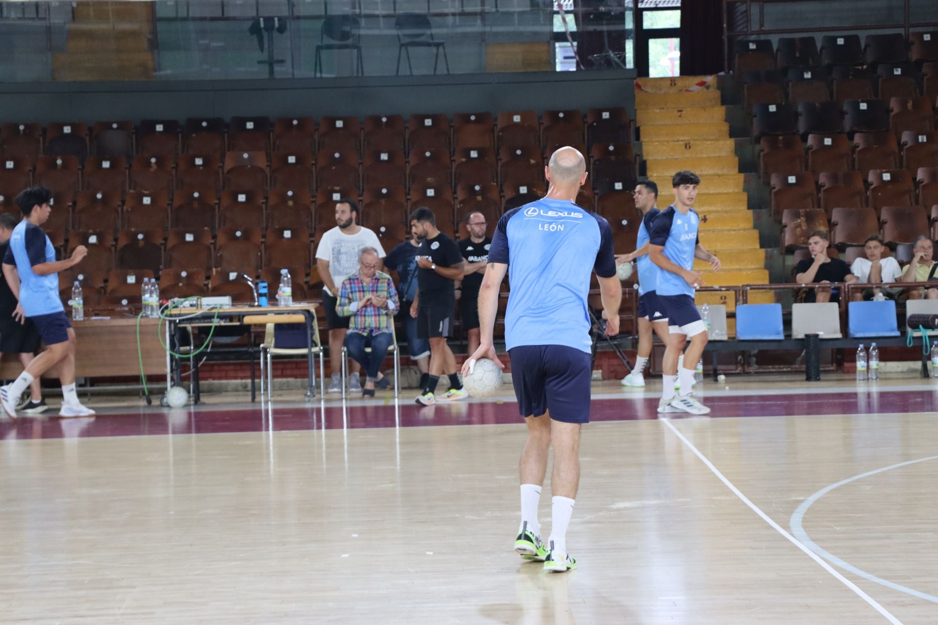 Primer entrenamiento de la pretemporada para el Ademar