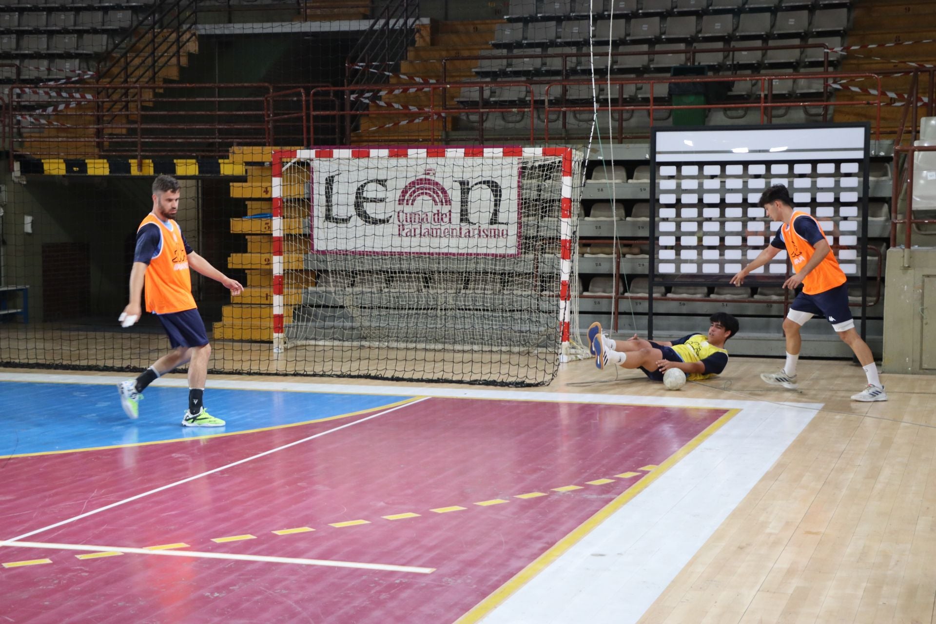 Primer entrenamiento de la pretemporada para el Ademar