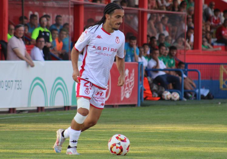 Txus Alba, durante el partido ante el Calahorra.