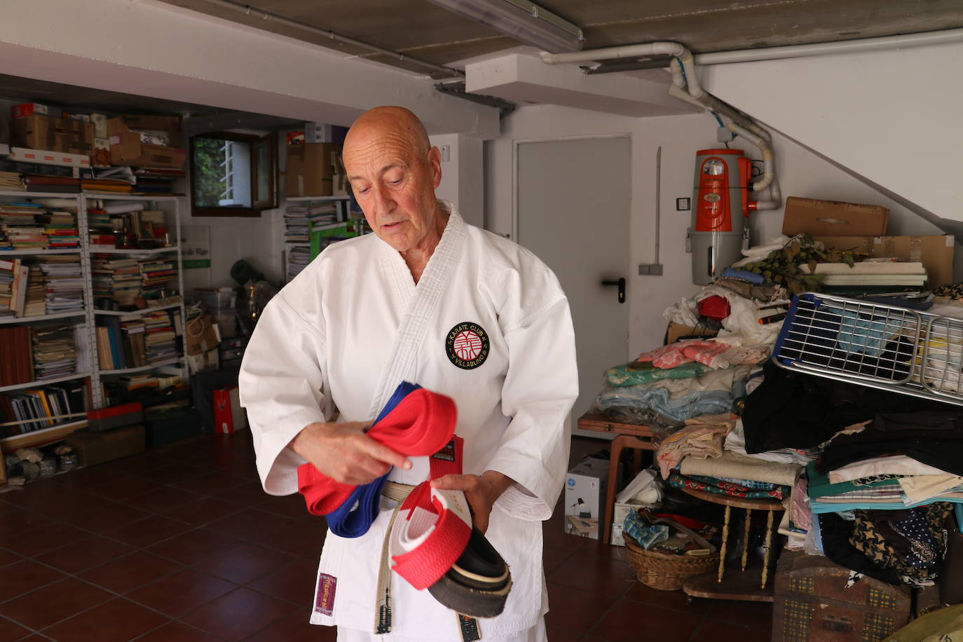 Entrenamiento de un veterano karateca leonés